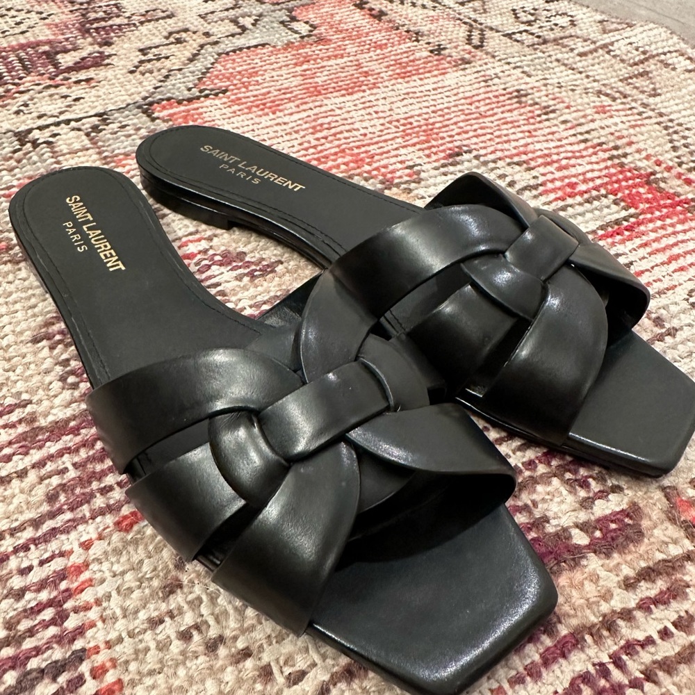 ysl tribute sandal size 41 (fits like a 9 - 9.5) practically new